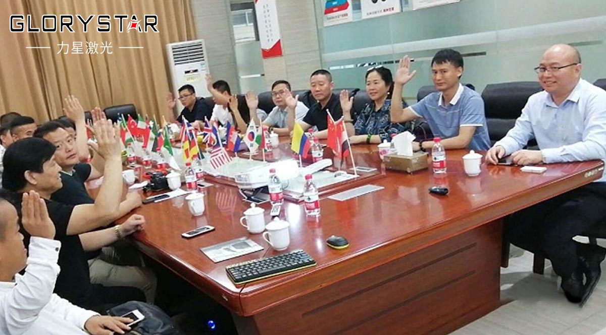 东莞市南阳商会理事会成员走访名誉会长企业1946伟德手机版下载